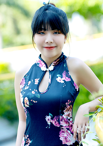 Hundreds of gorgeous pictures: mature Asian Member Thi Mai Uyen（Ada） from Ho Chi Minh City